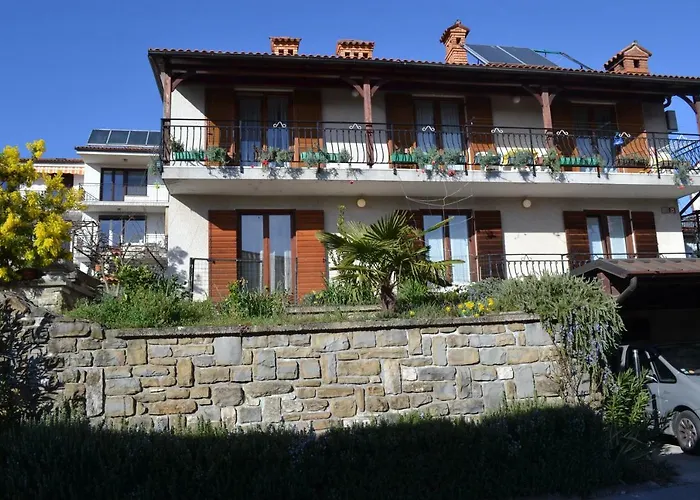 Maeli Apartment